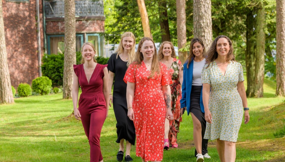 Over 50 prosent av de som har blitt ansatt i Pure Salmon Kaldnes det siste året er kvinner. Her er fem av de; Prosessingeniør Kristin Andersskog(t.v.), innkjøper Trine-Lise Økland, prosessingeniør Renate Ottebergsen, assisterende HR-manager Lise Mikkelsen, regnskapsmedarbeider Eirin Stene og Global Head of Quality and HSE; Synnøve Helland.