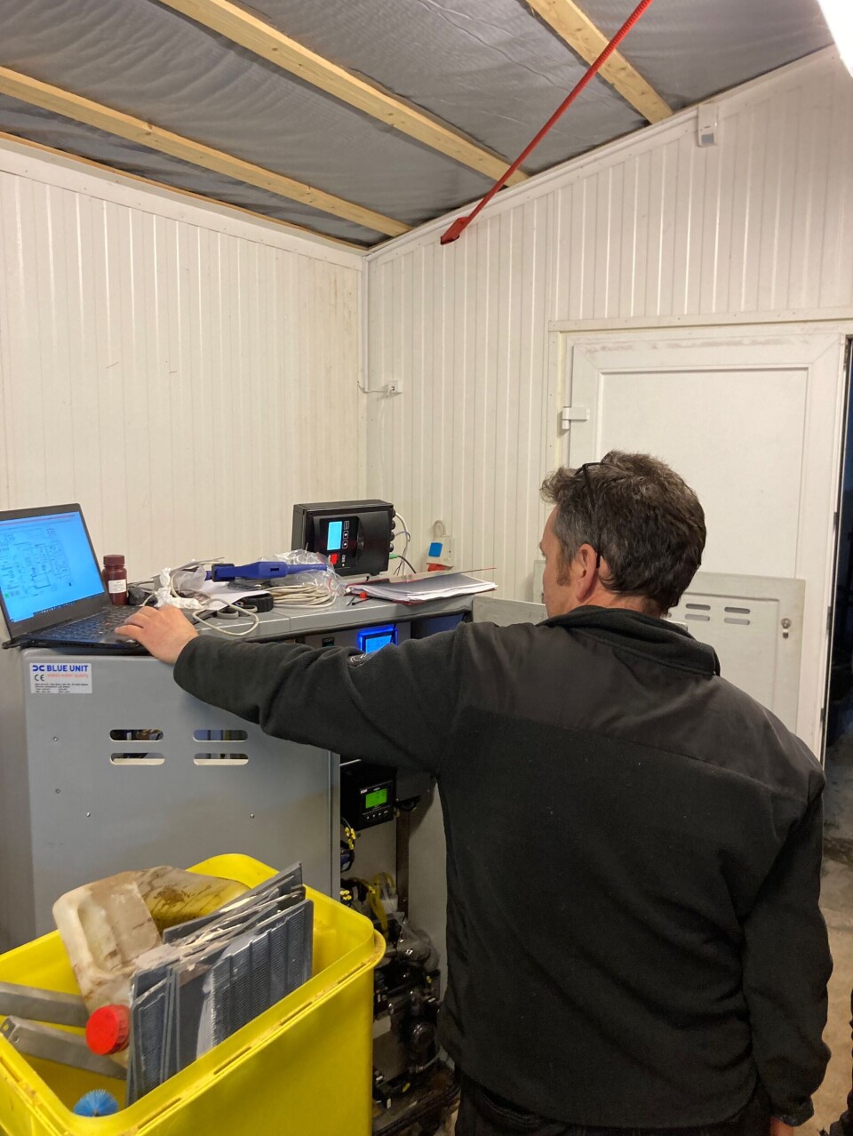 Blue Unit A/S har inngått en ny rammeavtale med en av de største aktørene på verdensmarkedet for atlantisk oppdrettslaks. Selskapet har en produksjon på mer enn 150 000 tonn laks i året, og Blue Unit skal med ny teknologi, utstyr og service sikre optimal kontroll av vannkvaliteten i fiskeoppdrettstanker.