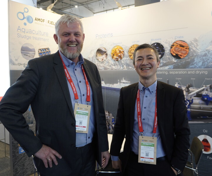 Jan Terje Sønstabø, daglig leder og Vu Hoang Le, salgs- og forretningsutviklingssjef i Amof Fjell Process Technology under verdens største sjømatmesse i Barcelona.