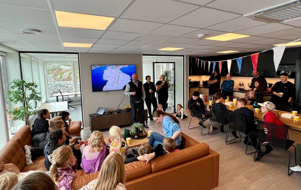 Gigante Salmon hadde nylig dåp av sitt nye fartøy «Firefish», og besøk av elever fra Rødøy skole som var med på feiringen.