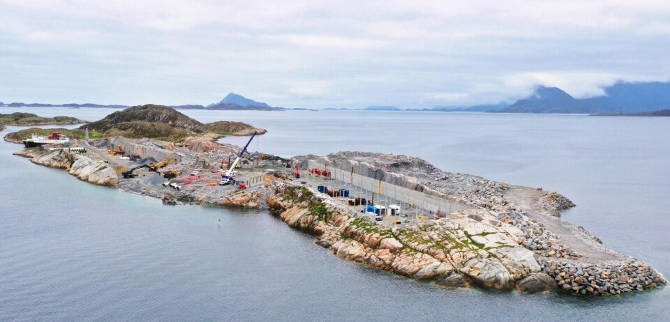 De bygges for harde livet på Indre Rossøy. Men byggekostnadene har øket betydelig gjennom prosjektperioden, og man har derfor vært ute i markedet for å hente inn mer penger. De bygges for harde livet på Indre Rossøy. Men byggekostnadene har øket betydelig gjennom prosjektperioden, og man har derfor vært ute i markedet for å hente inn mer penger.