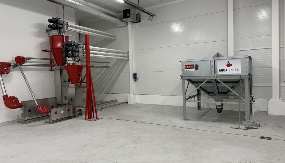 Daglig leder Roald Kverme jobbet opprinnelig med fôring til griser. Nå blir selskapet hans hyret inn både i inn- og utland for fôringsløsningene sine til oppdrettsfisk. Bildet er tatt hos SalMar på Senja
