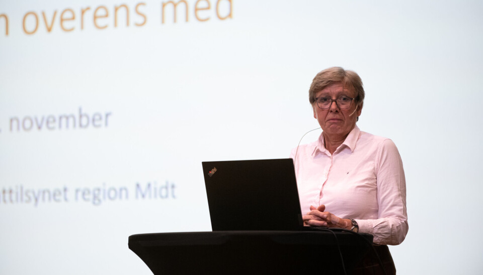 Aud Skrudland er fagdirektør i Mattilsynet. Hun liker ikke utviklingen innenfor dødelighetshendelser i landbaserte anlegg. Aud Skrudland er fagdirektør i Mattilsynet. Hun liker ikke utviklingen innenfor dødelighetshendelser i landbaserte anlegg.