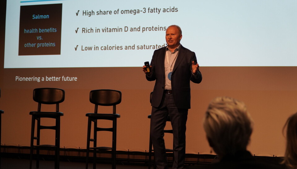 Akva Group-sjef Knut Nesse på scenen under Aqua Next i Stavanger.