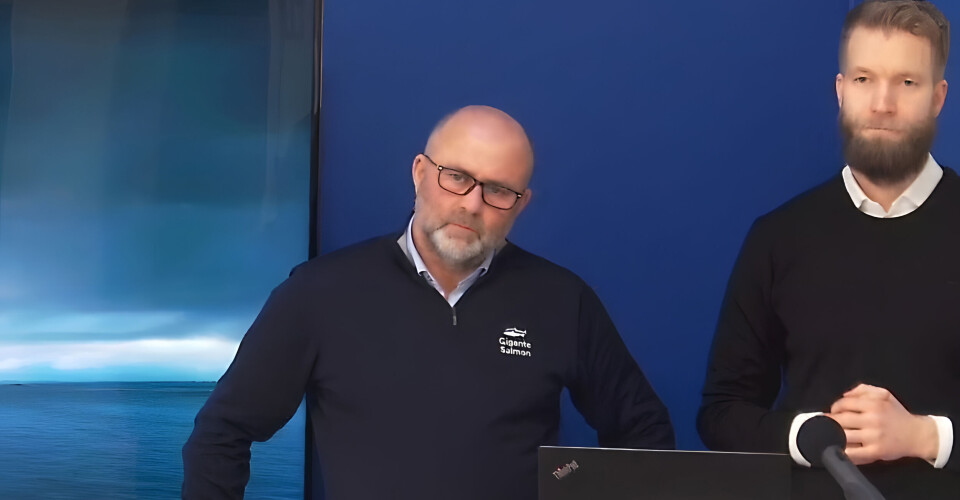 CEO Helge EW Albertsen (t.v.) må gå etter gjentatte kostnadsoverskridelser.