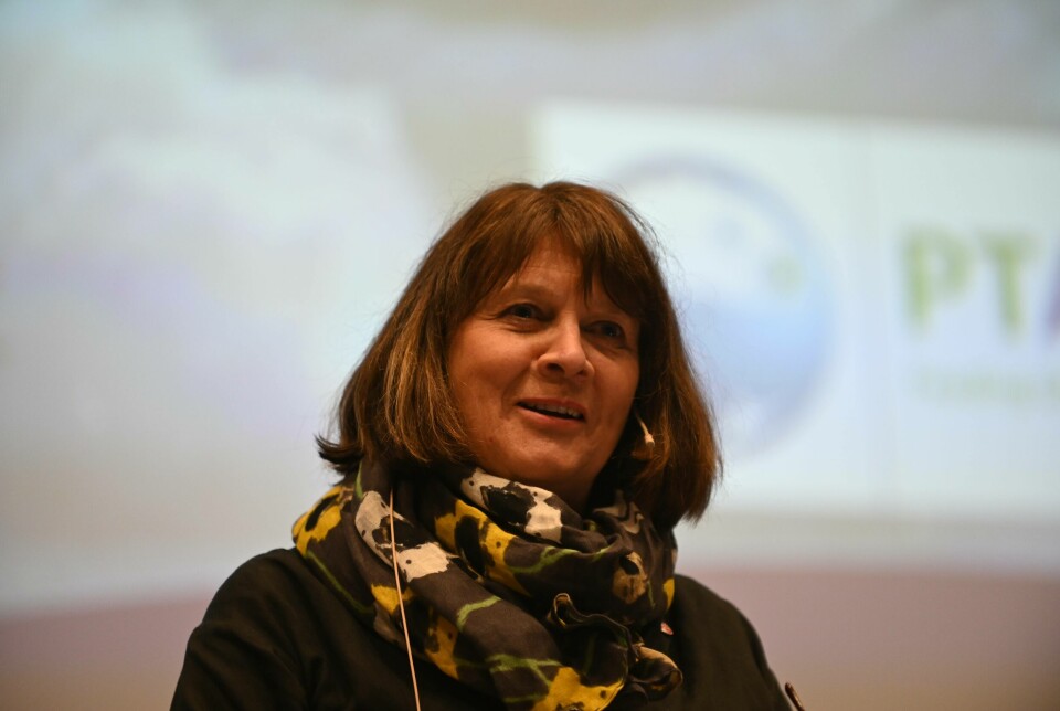 Kristina Sigurdsdottir Hansen er statssekretær i Nærings og fiskeridepartementet. Her oppklarer hun litt hvilke typer tillatelser som det nå er midlertidig stans i.