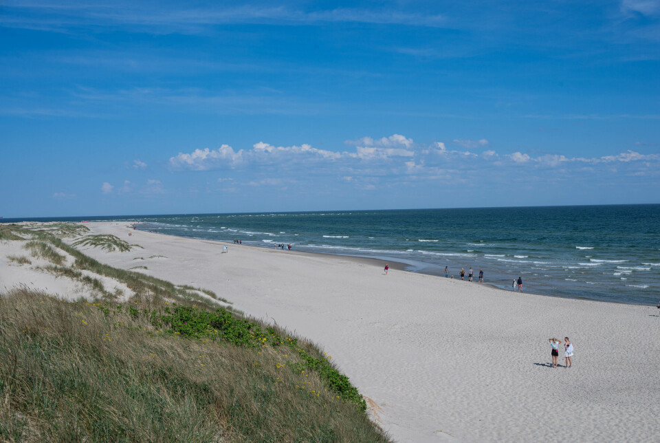 Mange nordmenn kjenner til Skagen fra en eller flere sommerferier i Danmark. Skagen Salmon henter sitt vann på nordsiden, og slipper det renset ut på sørsiden av Skagens Odde.