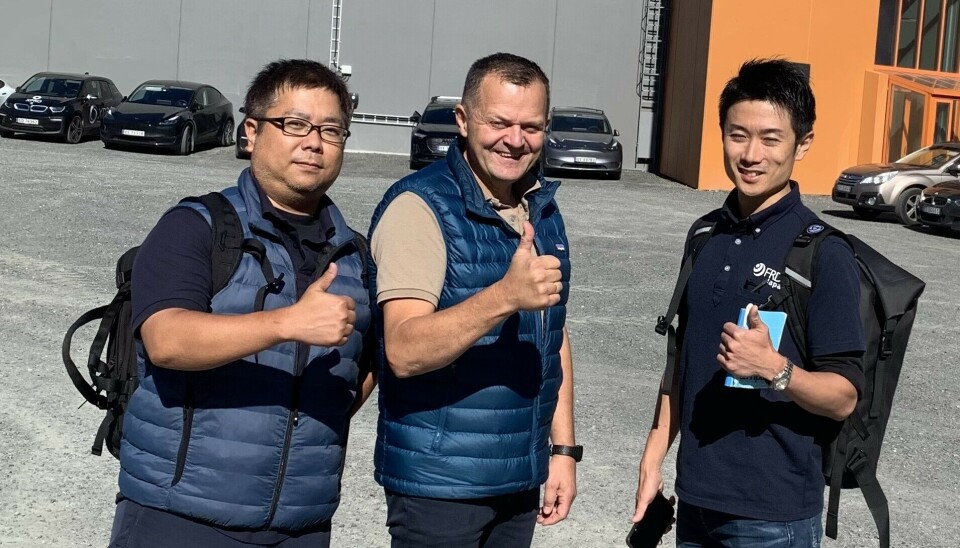 Produksjonsleder Daiji Tadokoro i FRD Japan sammen med Børre Waagan, salgssjef landbasert i MMC First Process og Tetzuro Sogo/Co-CEO i FRD Japan.