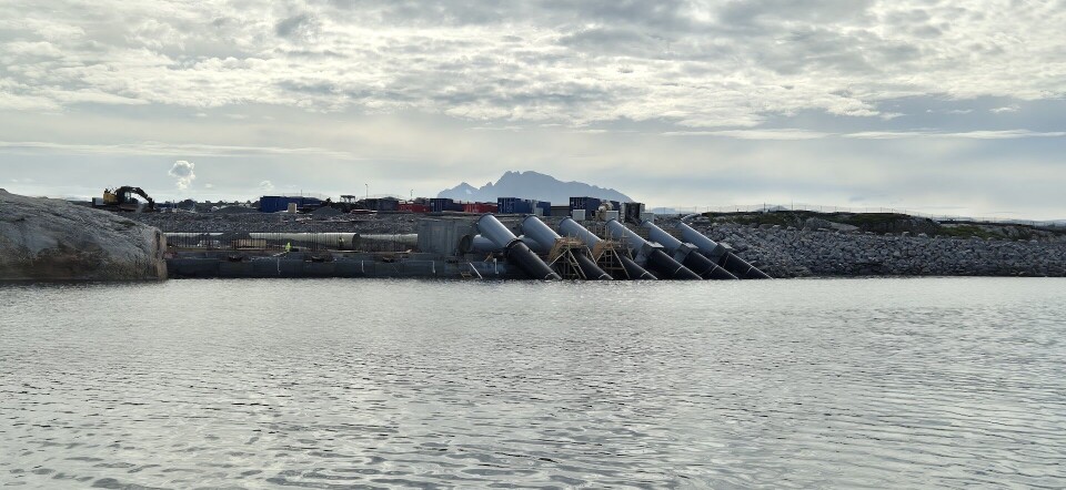 Når anlegget er ferdig, vil det være ti inntaksledninger som hver er 2,5 meter i diameter med hver sin pumpe som leverer i snitt 270 tonn vann inn i anlegget per minutt, til sammen 2,700 tonn i minuttet når alle pumpene går. Foto. Gigante Salmon