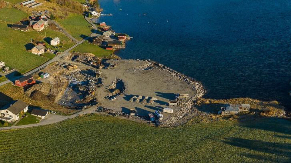 Illustrasjon av Nordic Halibuts planlagte anlegg i Torjulvågen på Tingvoll på Nordmøre i Møre og Romsdal. Anlegget vil bygges med etablert og utprøvd teknologi og vil være basert på gjennomstrømningssystem.