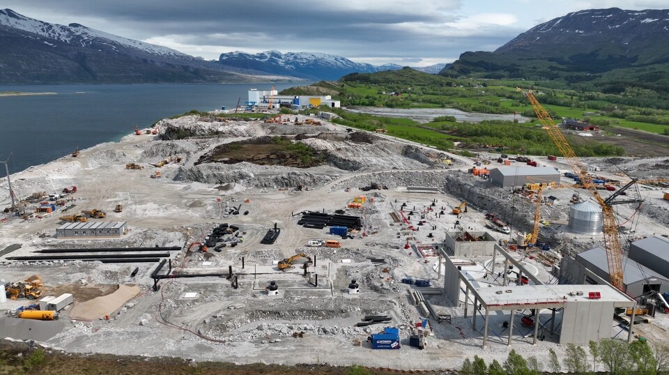 Byggingen av Arctic Seafarms anlegg, der Totalbetong også er vi i gang med å bygge en gigantisk inntakskum i tørrdokk til Arctic Seafarms nye landbaserte matfiskanlegg på Nesna.