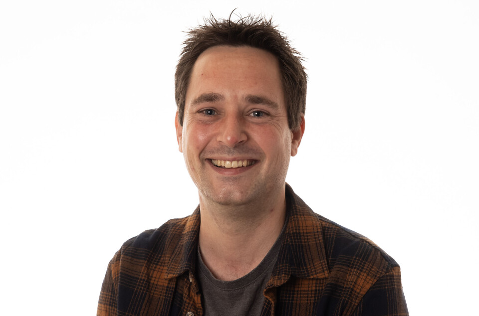 Andre Meriac har medvirket til å få på plass et modellsystem for å måle effekt av risikofaktorer for nyrestein hos regnbueørret.
