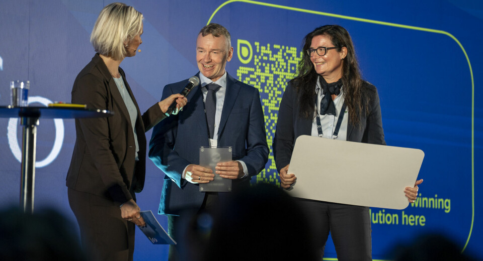 GreenFox Marine mottok Innovasjonsprisen 2025 under Aqua Nor for sin banebrytende maskin som automatiserer kjønnsortering og helsescreening av laksesmolten.