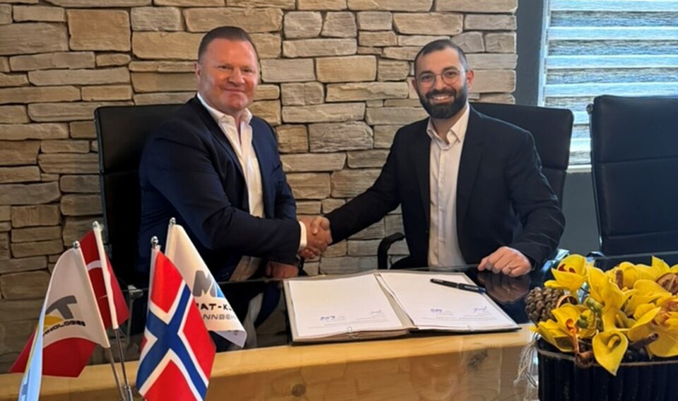 Taner Bilgic (CEO MAT-Kuling) til høyre og Kim Lid (CEO RenAQ). De to selskapene har nå inngått avtale om å samarbeide rundt løsninger for slambehandling på landbaserte anlegg.