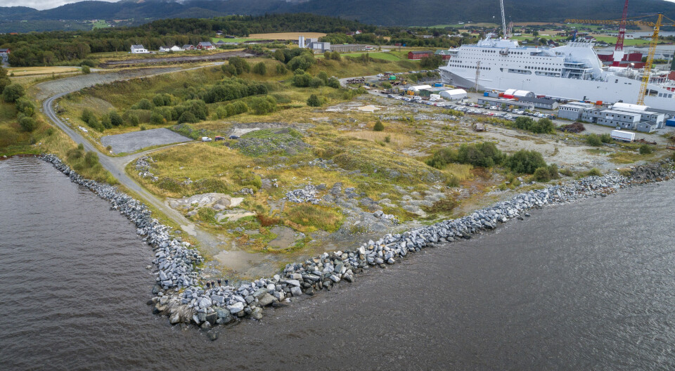 Tomten til Vikingbase Smolt AS ligger på Kvithylla i Rissa i Indre Fosen Kommune. Her er nå alle tillatelser og reguleringer på plass for å kunne bygge et settefiskanlegg.