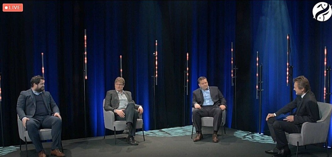 Sjømatdagene dag 2: Håkon Andre Berg, administrerende direktør i Salmon Evolution sammen med Inge Berg, admin dir og eier av Nordlaks konsernet og Roger Hofseth, konsernsjef i Hofseth International AS. Skjermdump fra Sjømatdagene sin sending. Sjømatdagene dag 2: Håkon Andre Berg, administrerende direktør i Salmon Evolution sammen med Inge Berg, admin dir og eier av Nordlaks konsernet og Roger Hofseth, konsernsjef i Hofseth International AS. Skjermdump fra Sjømatdagene sin sending.