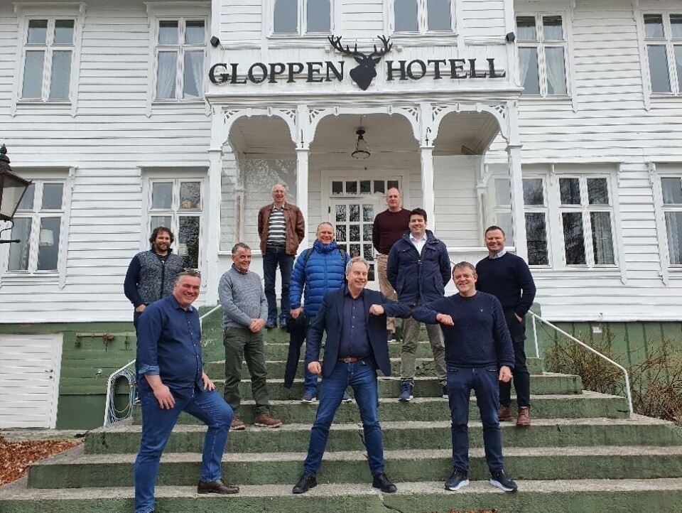 Signeringen fant sted i smittevernvennlige forhold på Gloppen Hotell.  Foto: Sande Settefisk