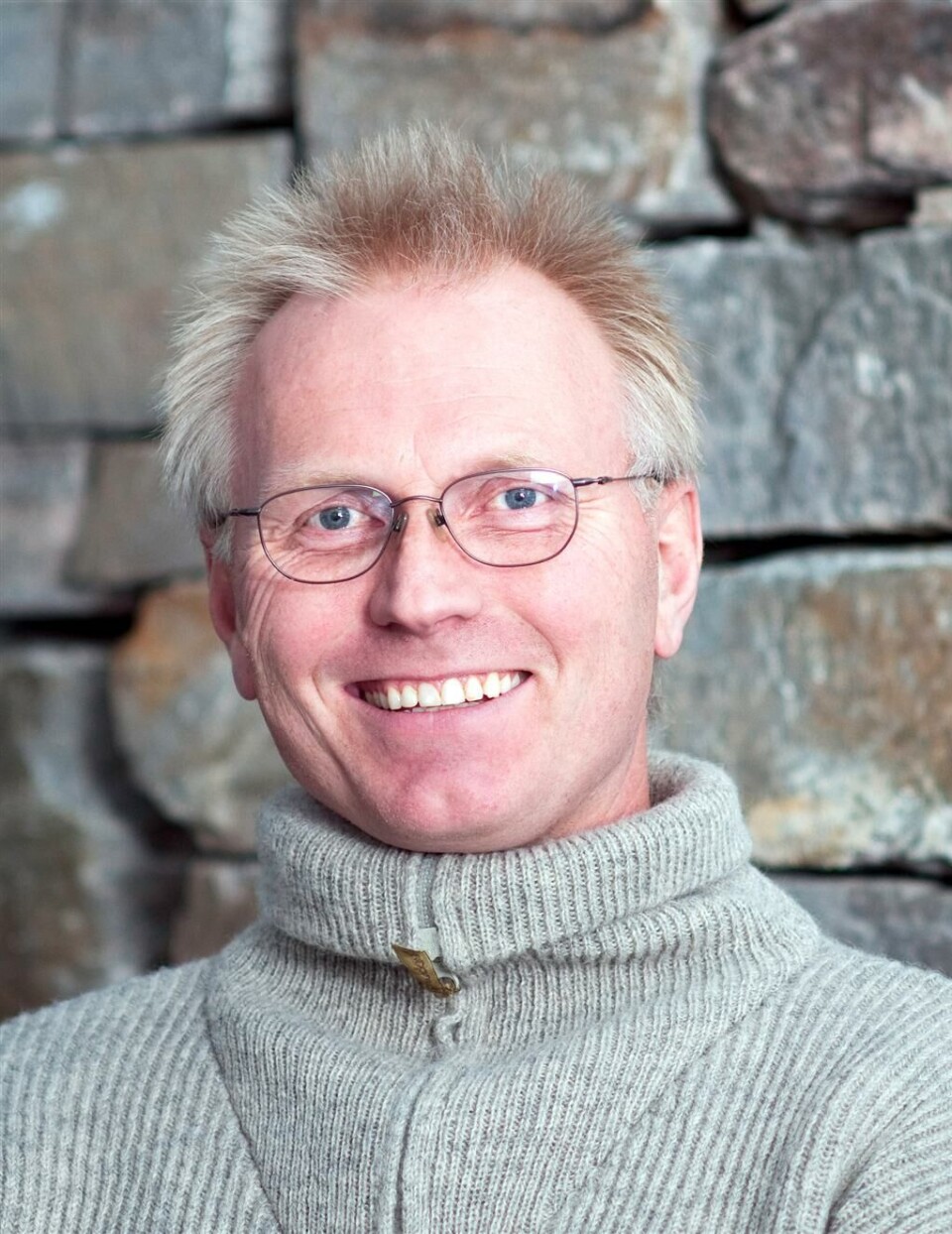 Daglig leder Gustav Folkestad ved Sævareid Fiskeanlegg opplyser at de fikk den første smolten i det nye RAS-anlegget i mars. Foto: Arkiv.