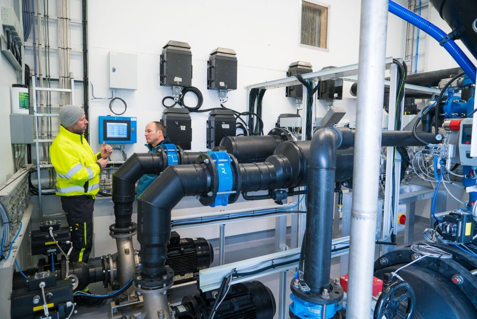 - RAS er ikke rakettforskning, men heller ikke enkelt. Mange vil gjerne bygge selv. Det kan gå bra, hvis man har erfaring og kompetanse på hydraulikk, vannbehandling og biokulturer, sier Kim David Lid i Sterner, som har levert RAS-teknologien.